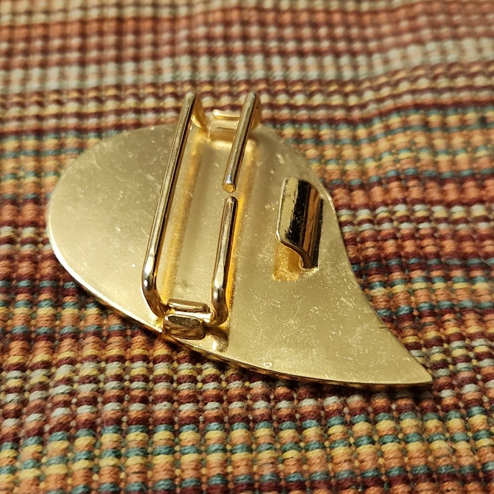 Modern Goldtone Belt Buckle